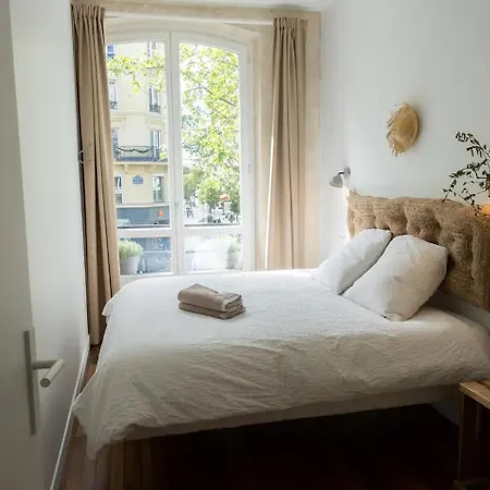 5-bedroom Apartment Paris
