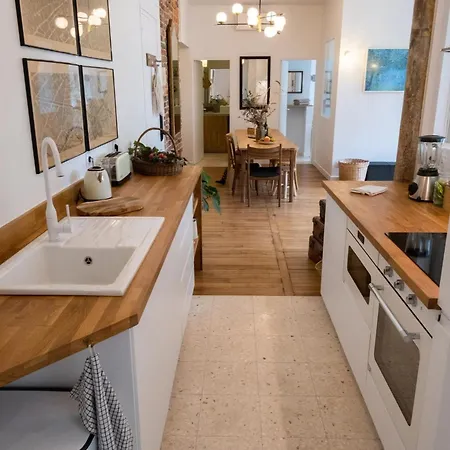 5-bedroom