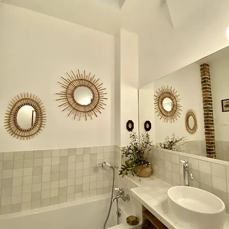 5-bedroom Apartment *