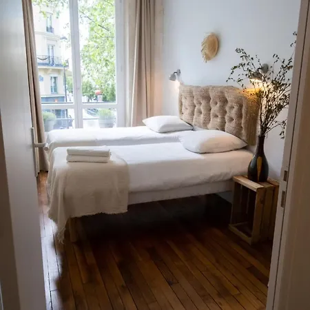 5-bedroom Apartment Paris
